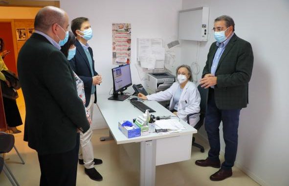 Castilla-La-Mancha-ya-ha-renovado-cerca-de-un-millar-de-ordenadores-para-los-profesionales-del-SESCAM-gracias-al-proyecto-Fenix