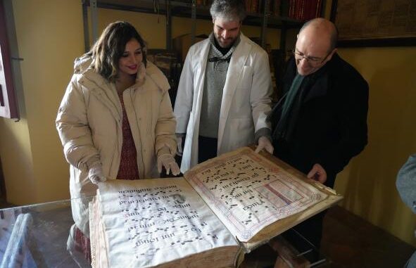 El-Gobierno-regional-incorpora-al-Catalogo-Colectivo-de-Patrimonio-Bibliografico-2.000-volumenes-de-la-Catedral-de-Cuenca-de-los-siglos-XVII-al-XX