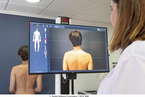 El-Gobierno-regional-dota-al-servicio-de-Dermatologia-de-Guadalajara-de-un-equipo-con-el-que-realizar-un-mapeo-corporal-total-de-nevus-en-personas-de-alto-riesgo