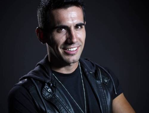 AREA-52-El-Fascinante-Show-de-Magia-de-Adrian-Vega-Llega-a-Caudete
