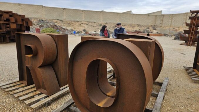 La-Roda-dara-la-bienvenida-a-los-visitantes-con-un-homenaje-a-los-productores-de-Miguelitos