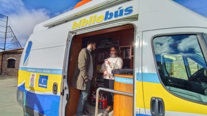 El-Gobierno-regional-trabajara-a-lo-largo-de-la-legislatura-para-acometer-una-renovacion-integral-del-servicio-de-bibliobuses-de-Castilla-La-Mancha