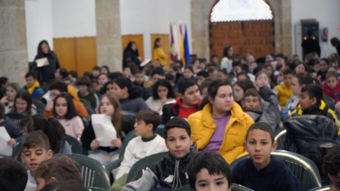 Los-escolares-celebraron-el-Dia-de-la-Paz-con-musica-y-mensajes-de-amor-amistad-igualdad…