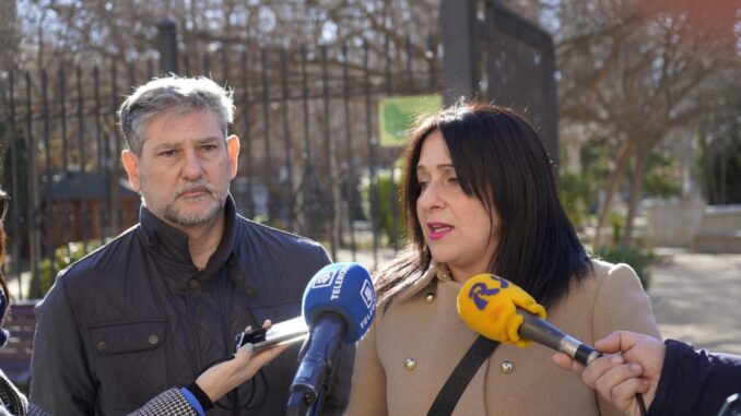 Comienzan-las-labores-de-mantenimiento-en-el-Parque-Adolfo-Suarez-de-La-Roda