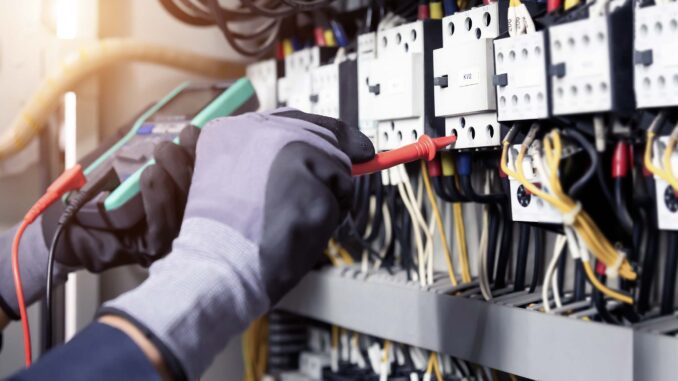El-Ayuntamiento-abrira-expediente-por-los-cortes-de-suministro-electrico-sufridos-la-semana-pasada