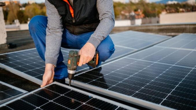 El-Ayuntamiento-de-La-Roda-instalara-placas-solares-en-diversos-edificios-municipales