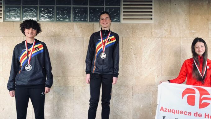 Cristina-y-Eva-se-alzan-como-campeona-y-subcampeona-Sub16-de-CLM-en-300m-lisos