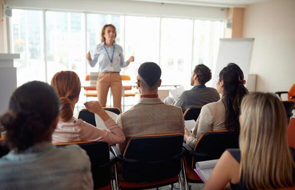 El-Gobierno-regional-comienza-manana-la-formacion-de-mas-de-1.000-docentes-de-los-programas-Prepara-T-Titula-S-y-PISE