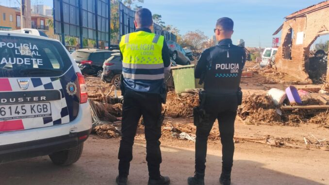 12-Agentes-de-la-POLICIA-LOCAL-de-Caudete-han-participado-colaborando-con-municipios-afectados-por-la-DANA
