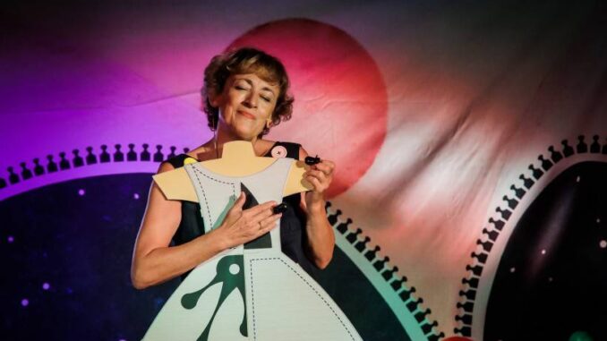 Coser-y-cantar-de-la-Compania-Teloncillo-Teatro-un-espectaculo-a-partir-de-los-6-meses