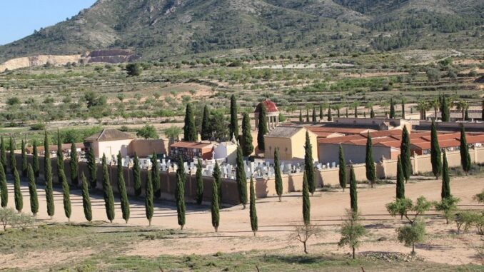El-Cementerio-actualiza-las-tasas-por-servicios-y-concesiones-asumiendo-aun-asi-el-Ayuntamiento-gran-parte-del-coste-real