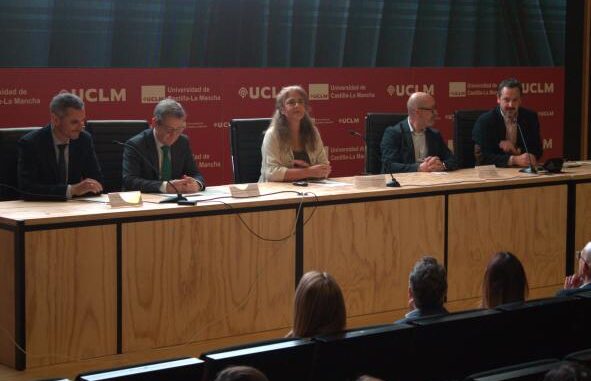 El-Gobierno-de-Castilla-La-Mancha-destaca-el-papel-transformador-de-los-profesionales-de-Farmacia-Hospitalaria-en-el-sistema-sanitario