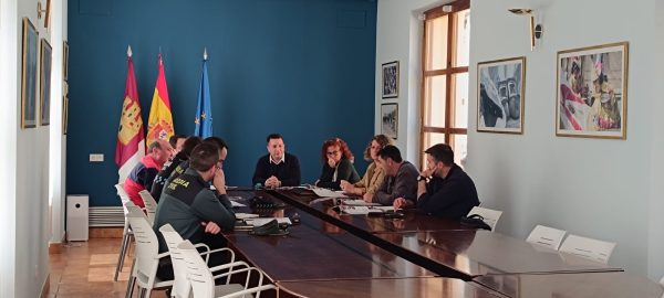 Realizada-la-Reunion-de-Coordinacion-para-SEMANA-SANTA-entre-la-Junta-de-Cofradias-Policia-y-Guardia-Civil