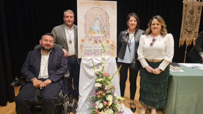 Subastados-el-manto-y-las-andas-de-la-Virgen-de-los-Remedios-por-19.600-euros