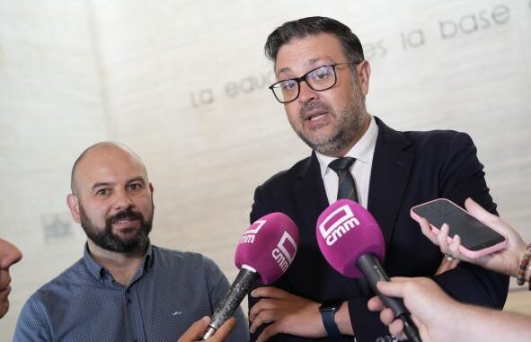 El-Gobierno-regional-dotara-en-las-proximas-semanas-a-156-centros-educativos-con-kits-de-radio