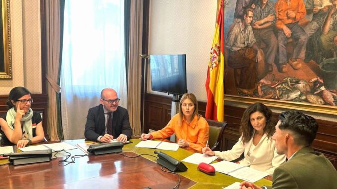 El-responsable-de-Sanidad-de-la-Diputacion-de-Albacete-se-reune-con-la-comisionada-del-PERTE-para-la-Salud-de-Vanguardia-con-el-fin-de-abordar-el-apoyo-a-la-investigacion-sanitaria
