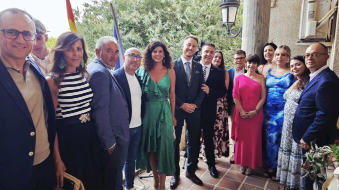 Cabanero-comparte-la-emocion-del-arranque-oficial-de-las-Fiestas-de-Cenizate-en-honor-a-la-Abuela-Santa-Ana
