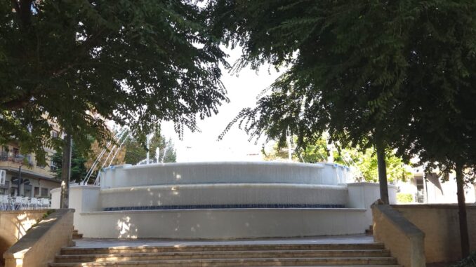 Refuerzo-especial-de-limpieza-durante-los-fines-de-semana-de-verano-en-el-centro-y-el-Paseo-Luis-Golf
