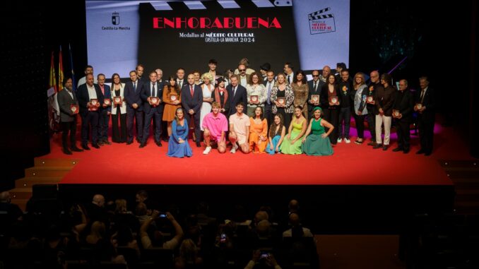 Cabanero-celebra-que-Castilla-La-Mancha-reconozca-a-quienes-hacen-Cultura-y-se-reconocen-en-ella-y-subraya-el-valor-de-una-provincia-que-la-rezuma