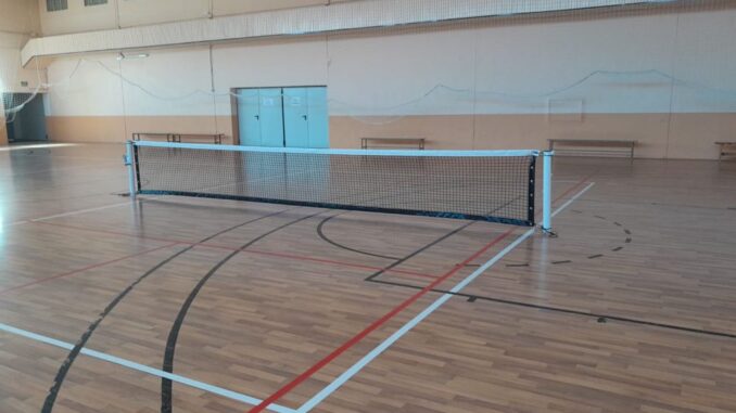El-Ayuntamiento-de-Caudete-pone-a-disposicion-de-la-ciudadania-una-nueva-pista-de-Pickleball-cubierta
