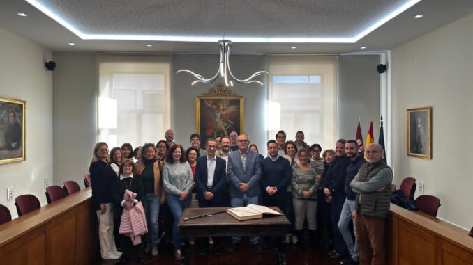 Antonio-Gallur-se-jubila-tras-una-larga-trayectoria-al-servicio-de-Caudete