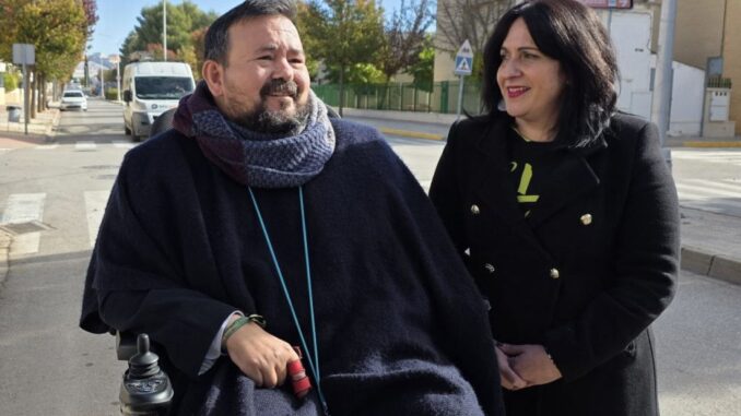El-Ayuntamiento-sustituye-los-baculos-de-la-Avenida-de-La-Mancha