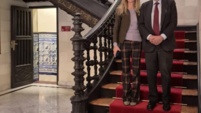 El-Chale-Fontecha-de-la-Diputacion-recibe-la-visita-de-descendientes-de-la-familia-que-impulso-el-inmueble