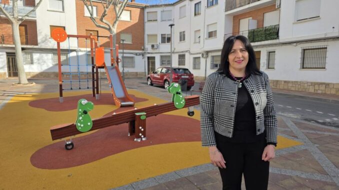La-Roda-completa-mejoras-en-parques-infantiles-con-una-inversion-de-14.000-E