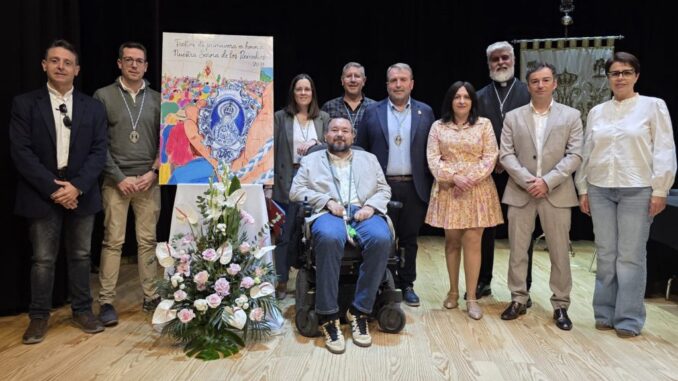 La-Asociacion-de-Vecinos-Virgen-de-los-Remedios-se-adjudica-las-andas-de-la-patrona-por-18.800-euros