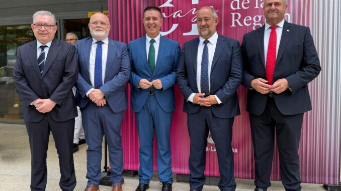 Cabanero-ensalza-el-talento-y-el-compromiso-ciudadano-que-hacen-avanzar-a-una-Castilla-La-Mancha-orgullosa-de-si-misma