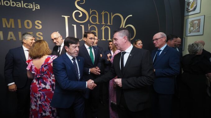 La-Diputacion-de-Albacete-pone-en-valor-al-empresariado-cuchillero-y-reclama-certezas-para-las-empresas-en-la-gala-de-los-Premios-San-Juan-de-FEDA