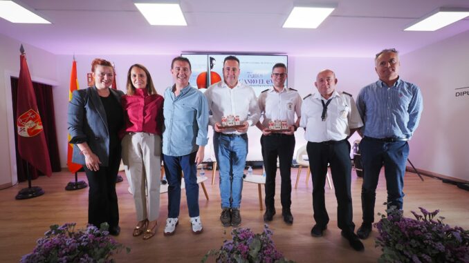 Alcaraz-y-su-Banda-Municipal-‘Santos-Villar-brillan-en-el-stand-de-la-Diputacion-con-un-proyecto-comarcal-que-es-ejemplo-y-orgullo-para-la-provincia