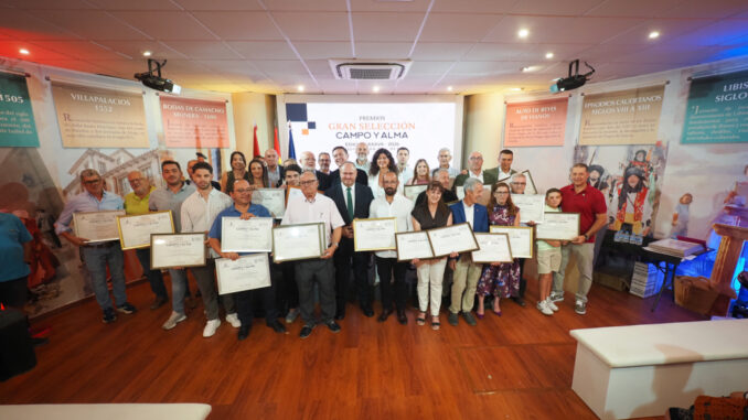 Cabanero-pone-en-valor-la-calidad-y-excelencia-del-sector-agroalimentario-albacetense-en-los-Premios-Gran-Seleccion-‘Campo-y-Alma